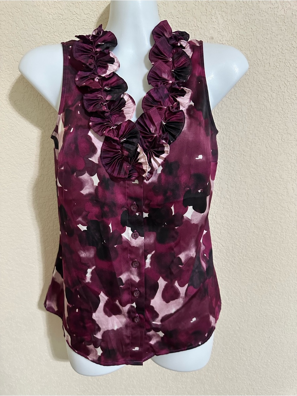 Anne Taylor LOFT Plum Floral Ruffle V-Neck Sleeveless Blouse